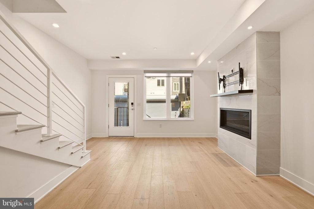 1023 16th Street Ne - Photo 9