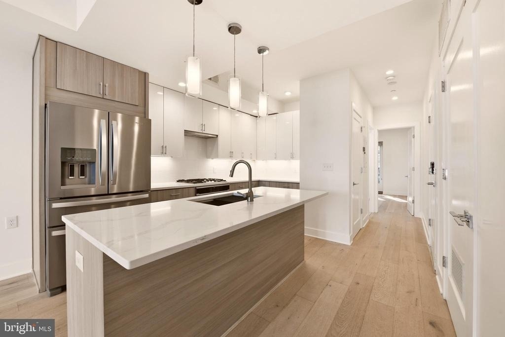 1023 16th Street Ne - Photo 4