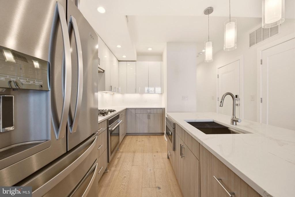 1023 16th Street Ne - Photo 5