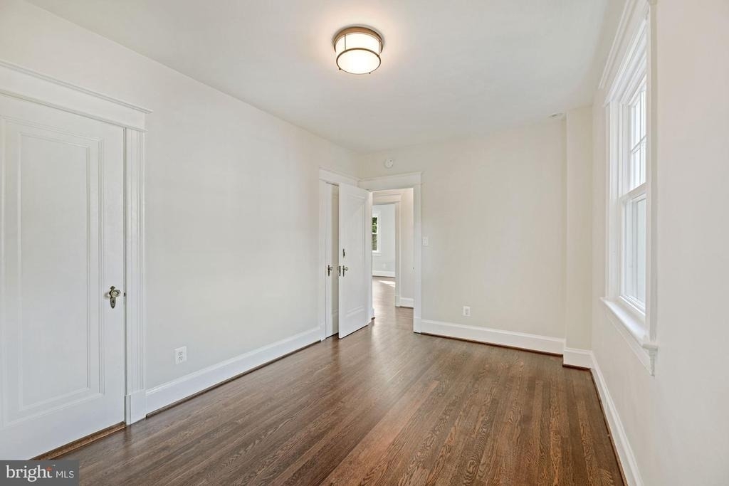 5923 33rd Street Nw - Photo 18
