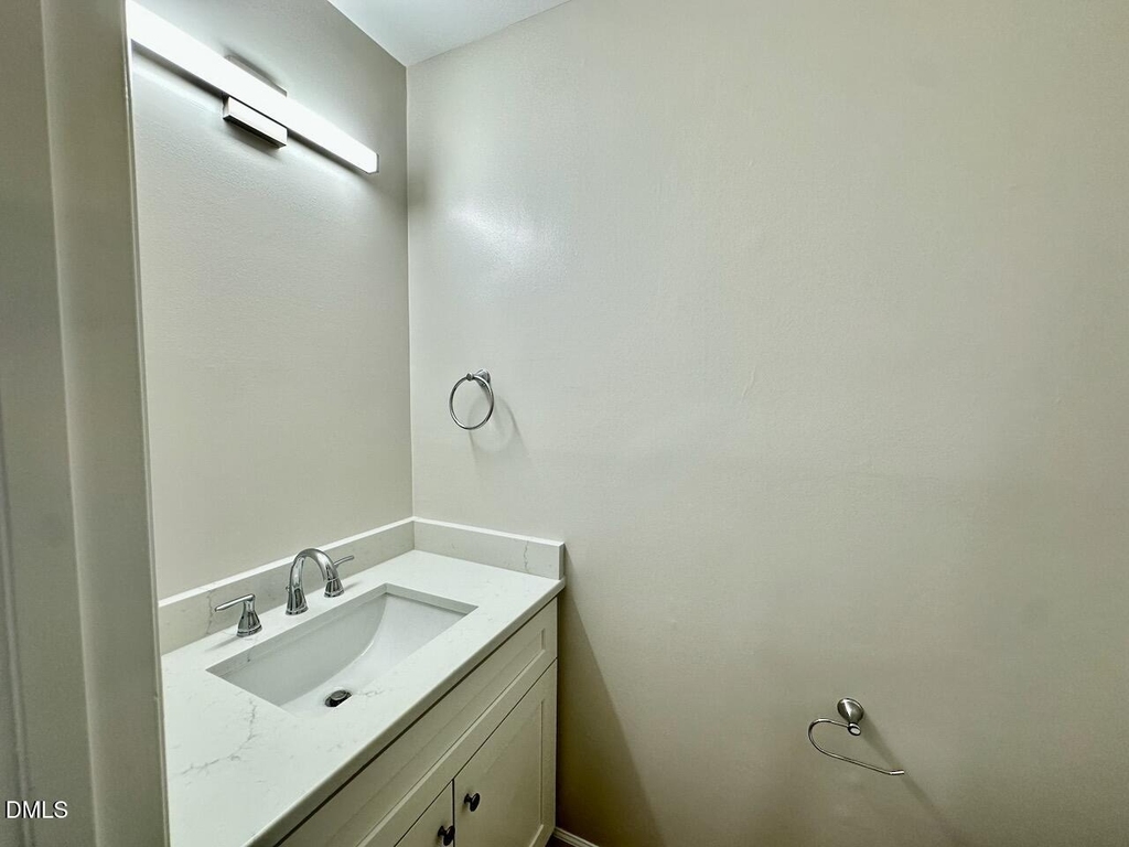 4050 Arckelton Drive - Photo 8
