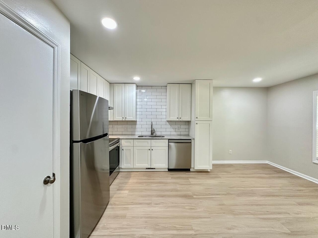 4050 Arckelton Drive - Photo 4