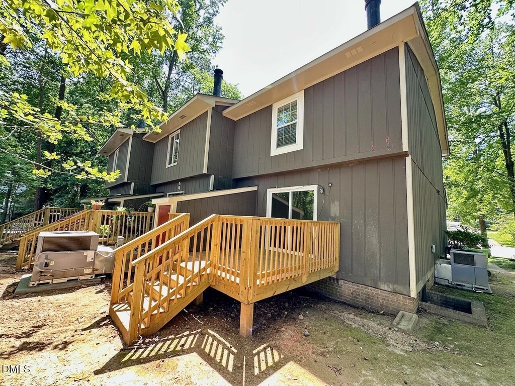 4050 Arckelton Drive - Photo 19