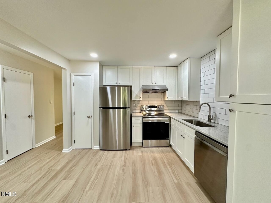 4050 Arckelton Drive - Photo 3
