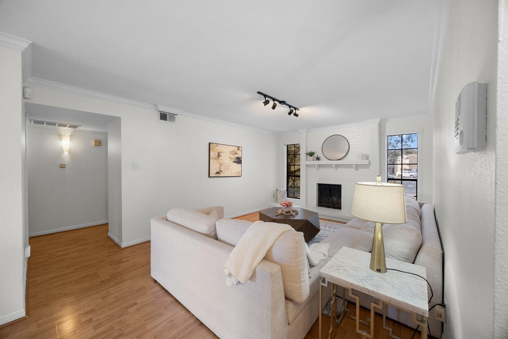4159 Steck Ave - Photo 4