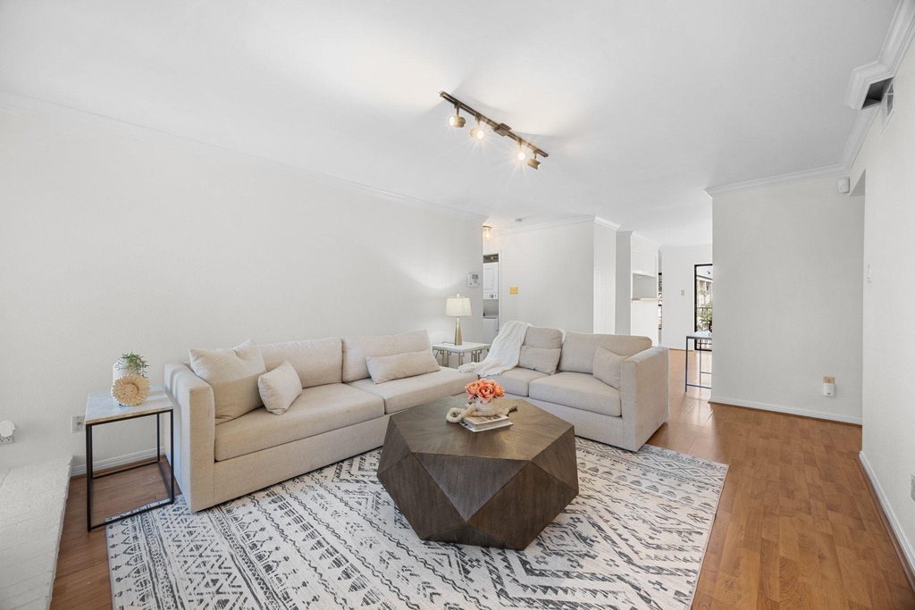 4159 Steck Ave - Photo 5