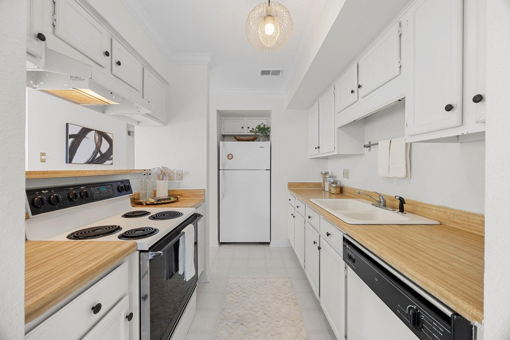 4159 Steck Ave - Photo 11