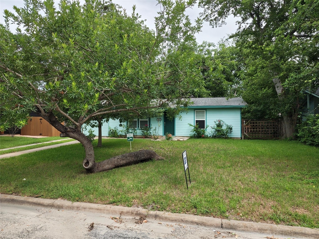 3207 Locke Ln - Photo 1