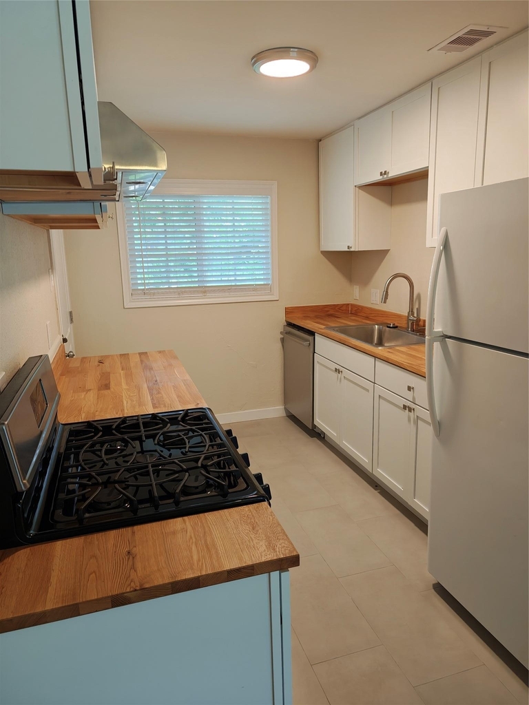 3207 Locke Ln - Photo 7
