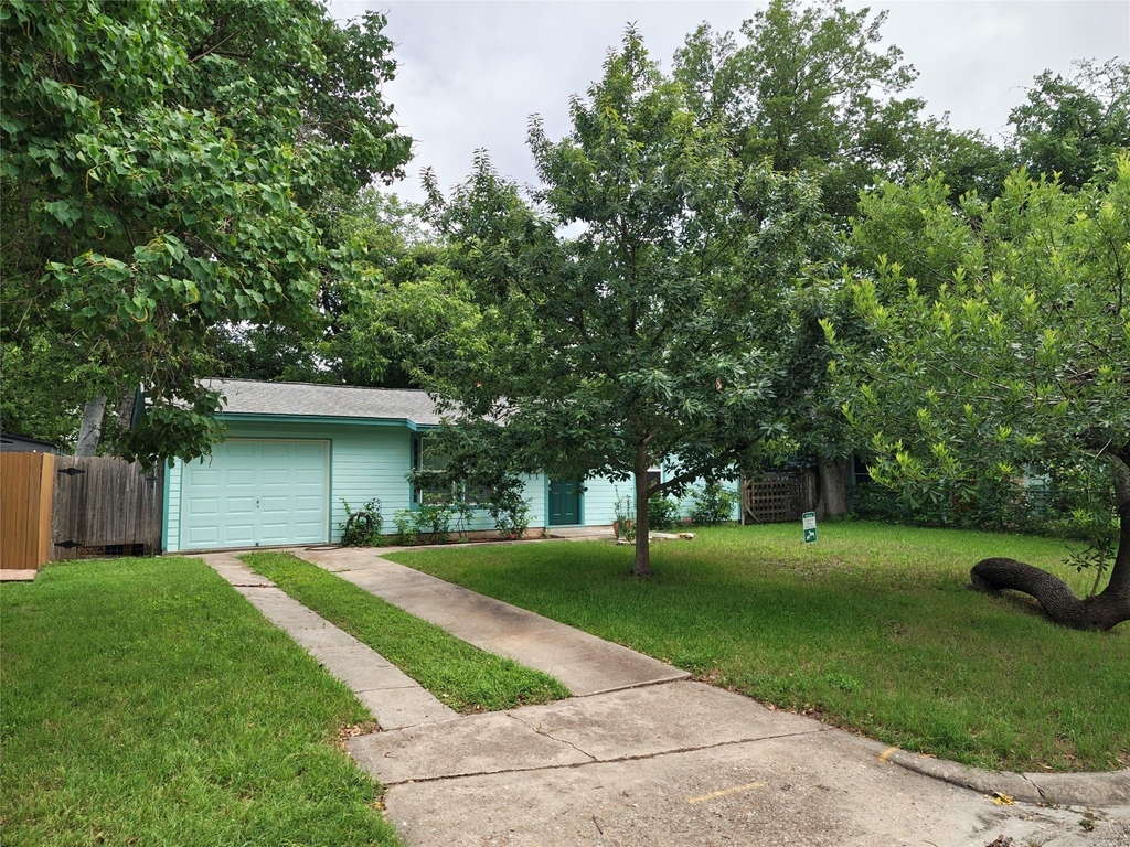 3207 Locke Ln - Photo 2