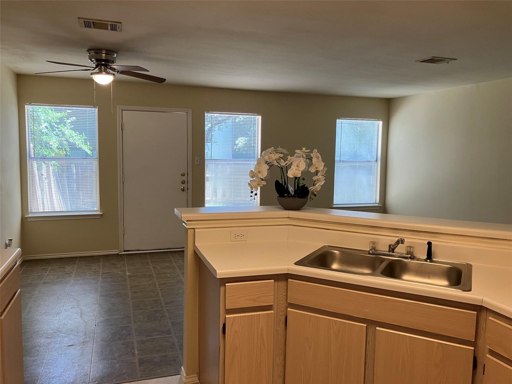9629 Sugar Hill Dr - Photo 5