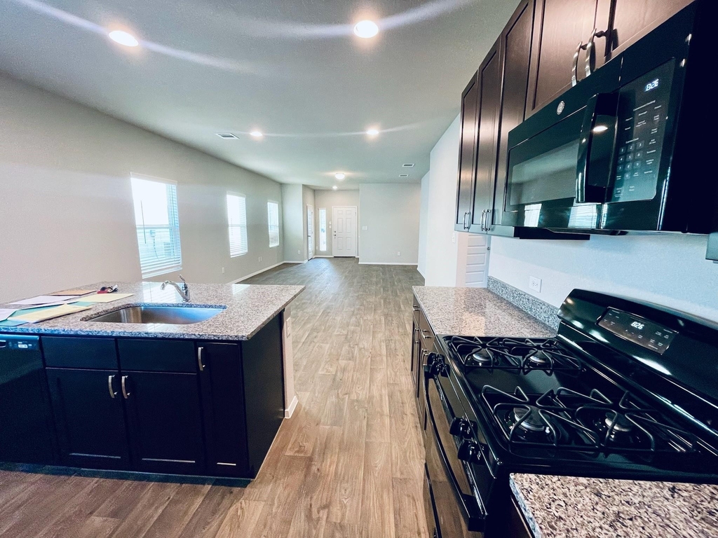 117 Huckleberry Ln - Photo 2