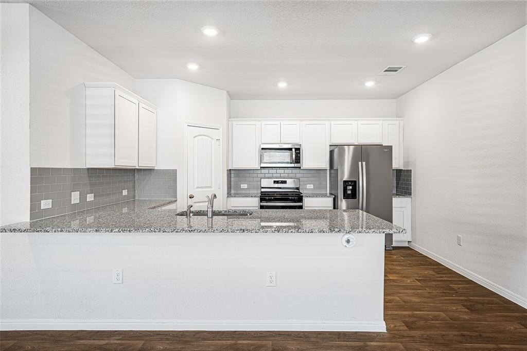 121 Mackinac Ln - Photo 2