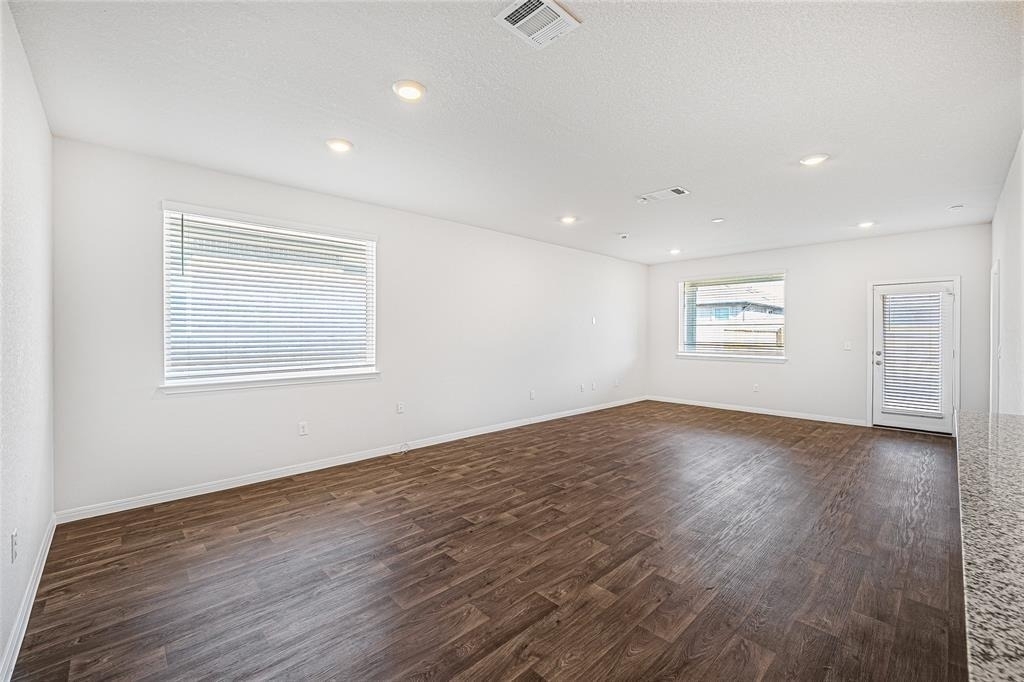 121 Mackinac Ln - Photo 4