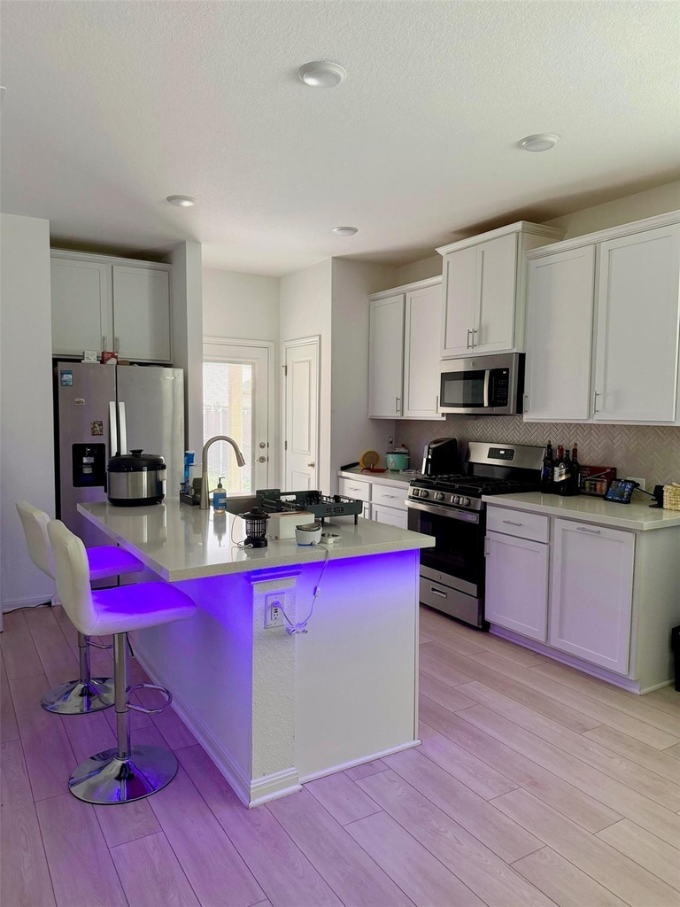 208 Flowers Ave - Photo 4