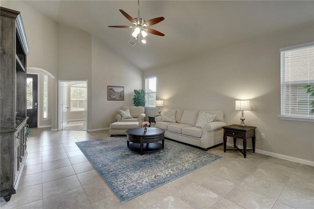2433 Lyla Ln - Photo 2