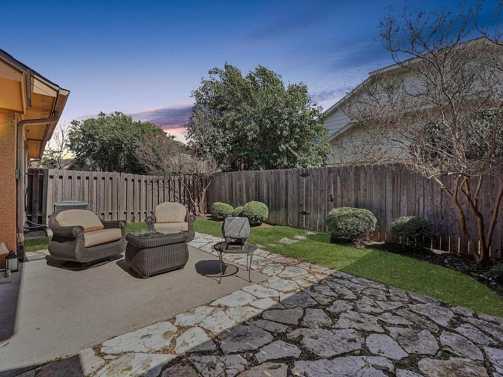 2210 Onion Creek Pkwy - Photo 21