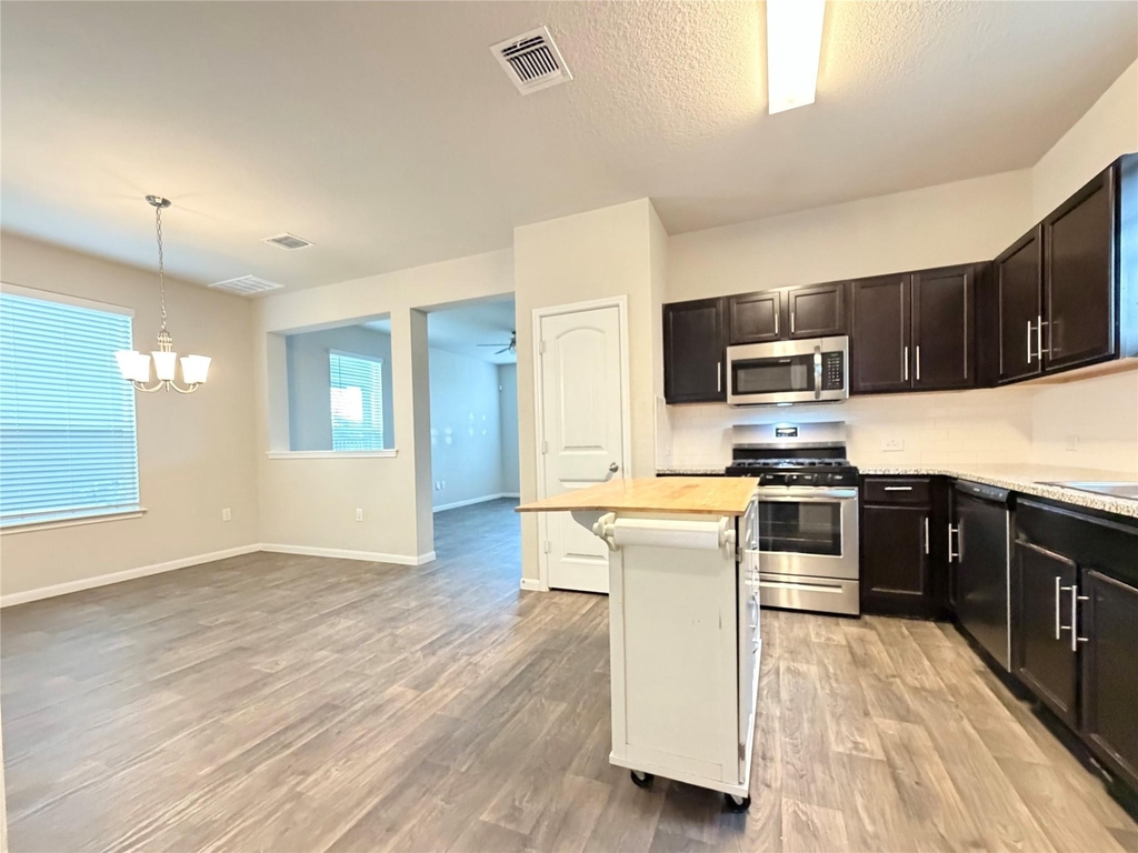 10502 Fulton Ave - Photo 11