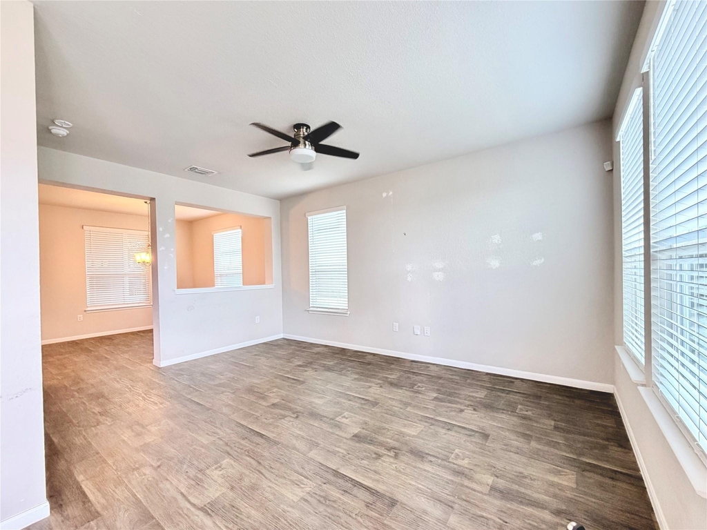 10502 Fulton Ave - Photo 6