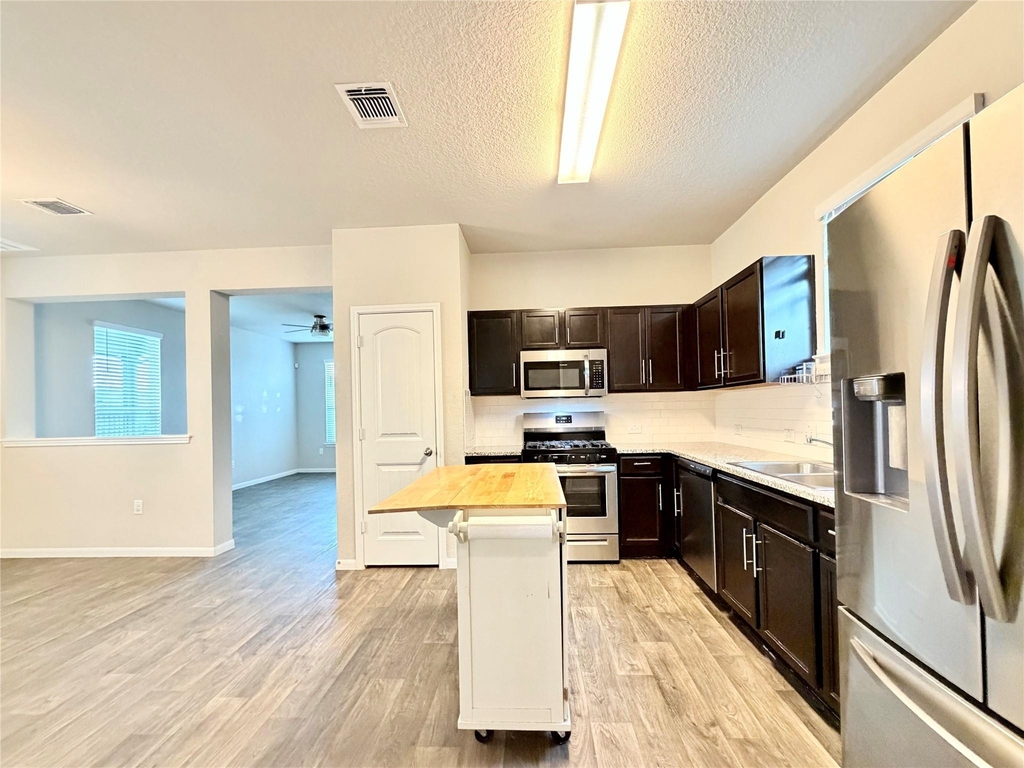 10502 Fulton Ave - Photo 10