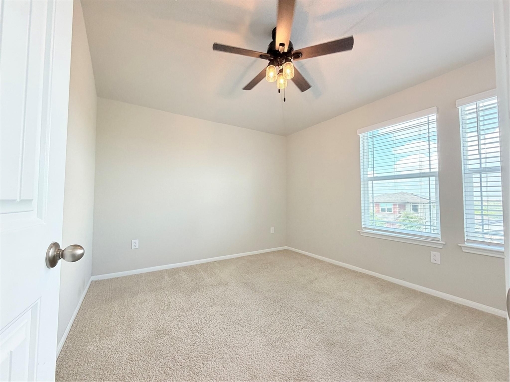 10502 Fulton Ave - Photo 27