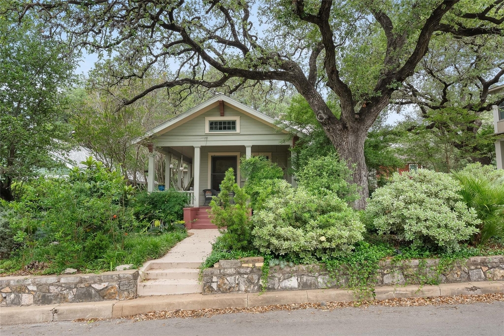 706 Patterson Ave - Photo 0