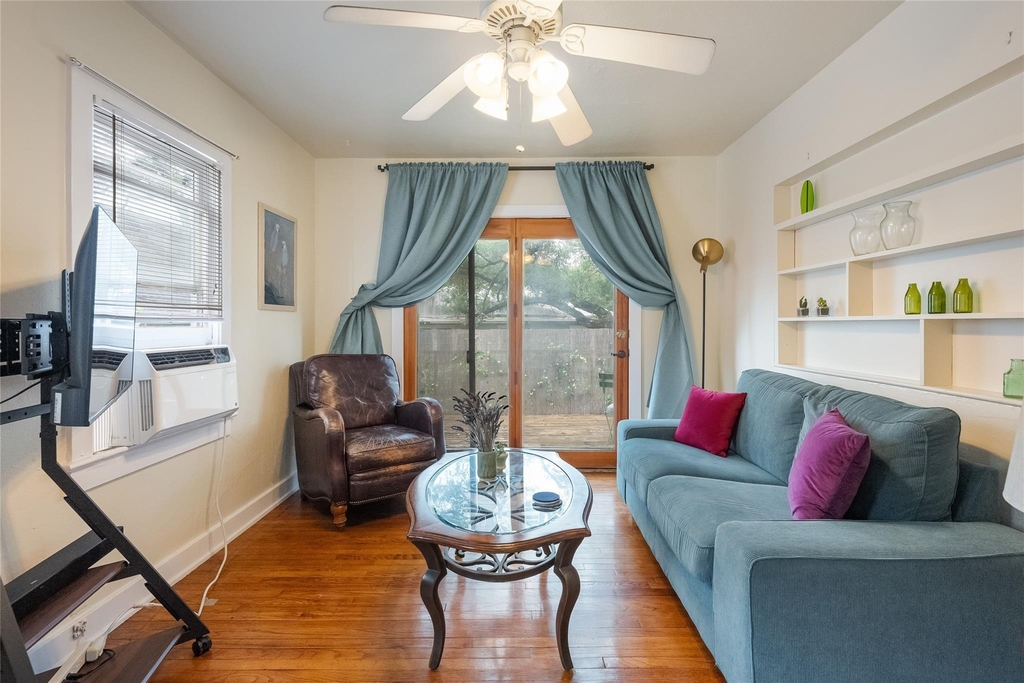 706 Patterson Ave - Photo 2