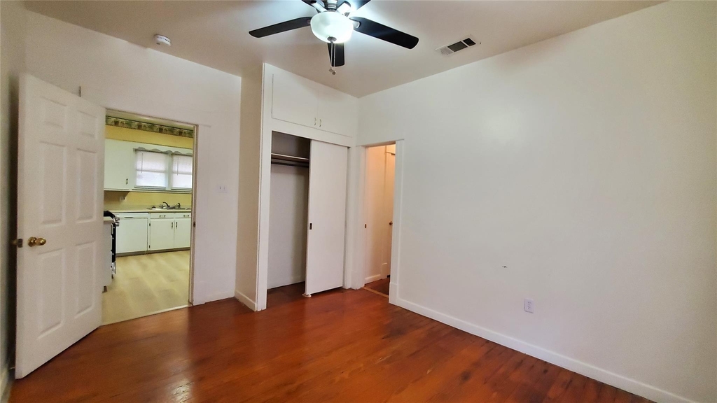 1117 W 4th St - Photo 18