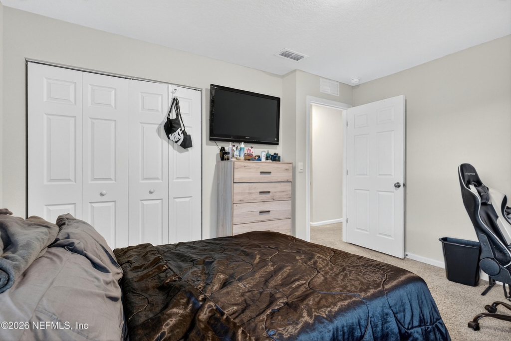 12784 Veterans Court - Photo 8