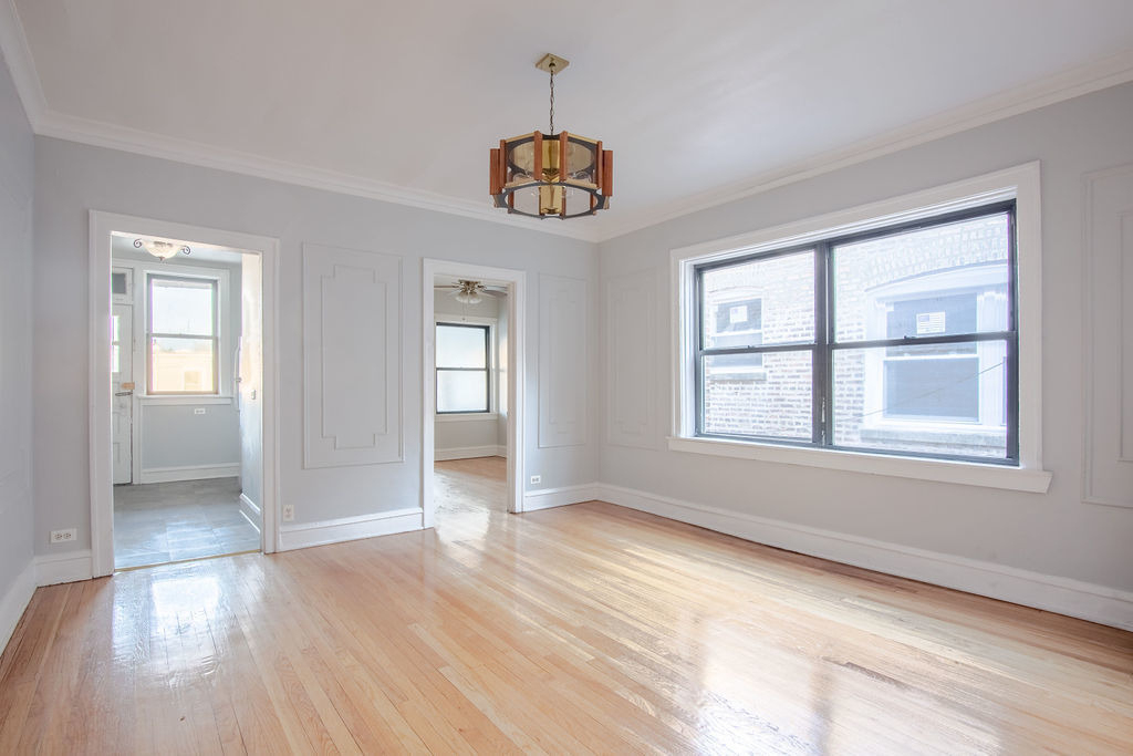 8229 S Vernon Avenue - Photo 2