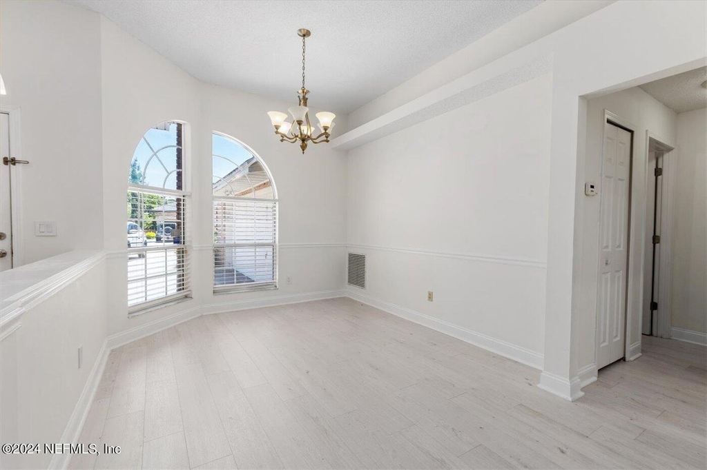 1722 Branch Vine Drive W - Photo 5