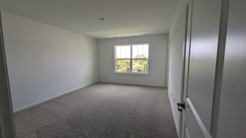 1085 Atterberg Road - Photo 7