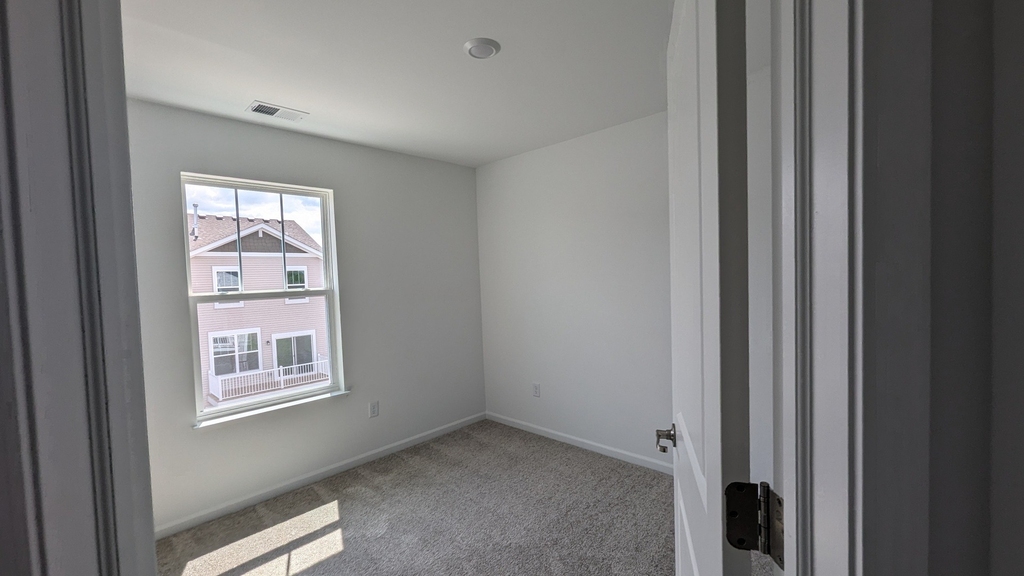 1085 Atterberg Road - Photo 5