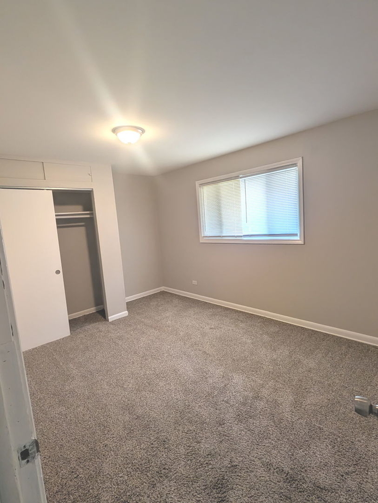 14610 Blackstone Avenue - Photo 8
