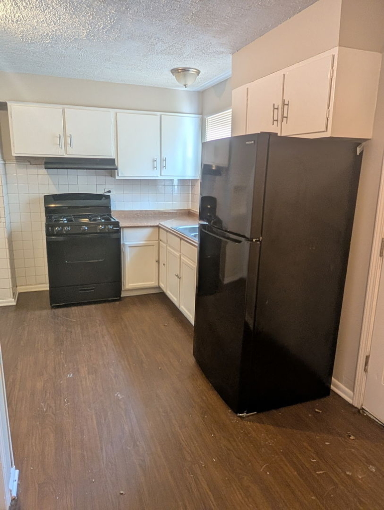 14610 Blackstone Avenue - Photo 3