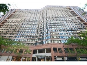 211 E Ohio Street - Photo 0
