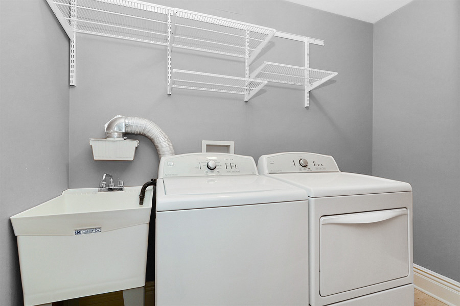 211 E Ohio Street - Photo 9