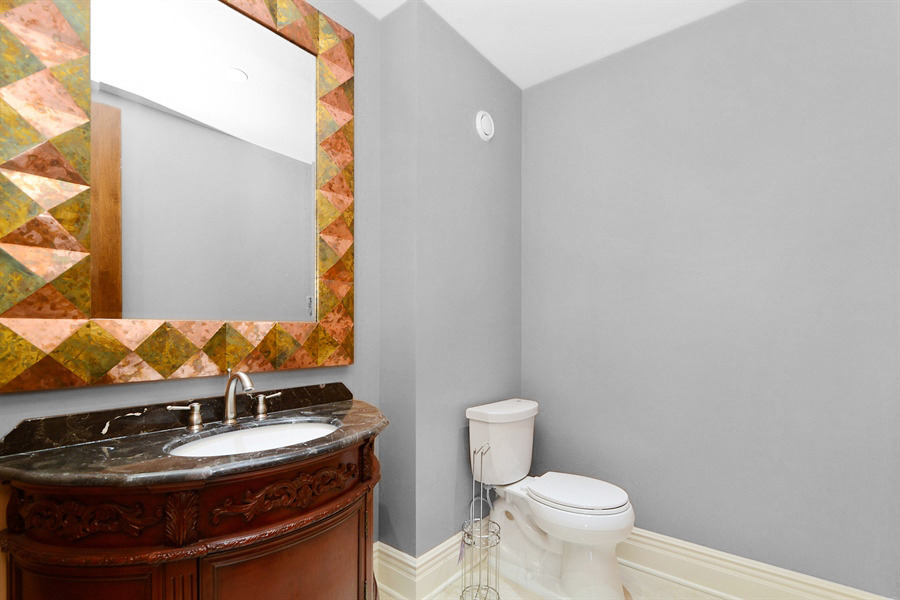 211 E Ohio Street - Photo 8
