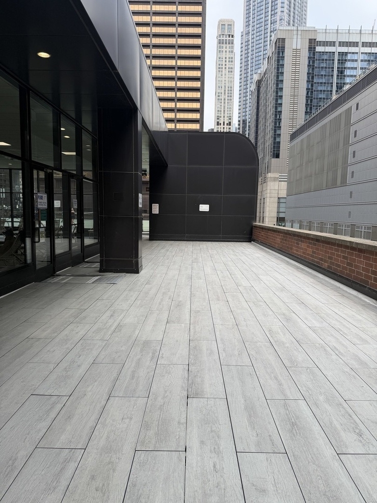 211 E Ohio Street - Photo 13