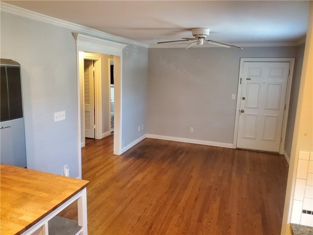 1042 Ne Saint Charles Avenue Ne - Photo 2