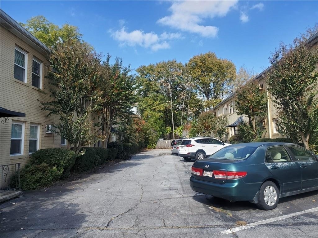 1042 Ne Saint Charles Avenue Ne - Photo 38