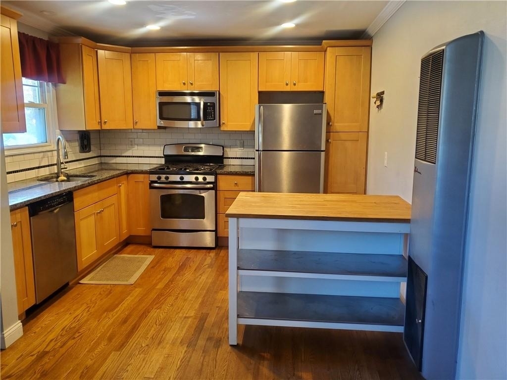 1042 Ne Saint Charles Avenue Ne - Photo 7