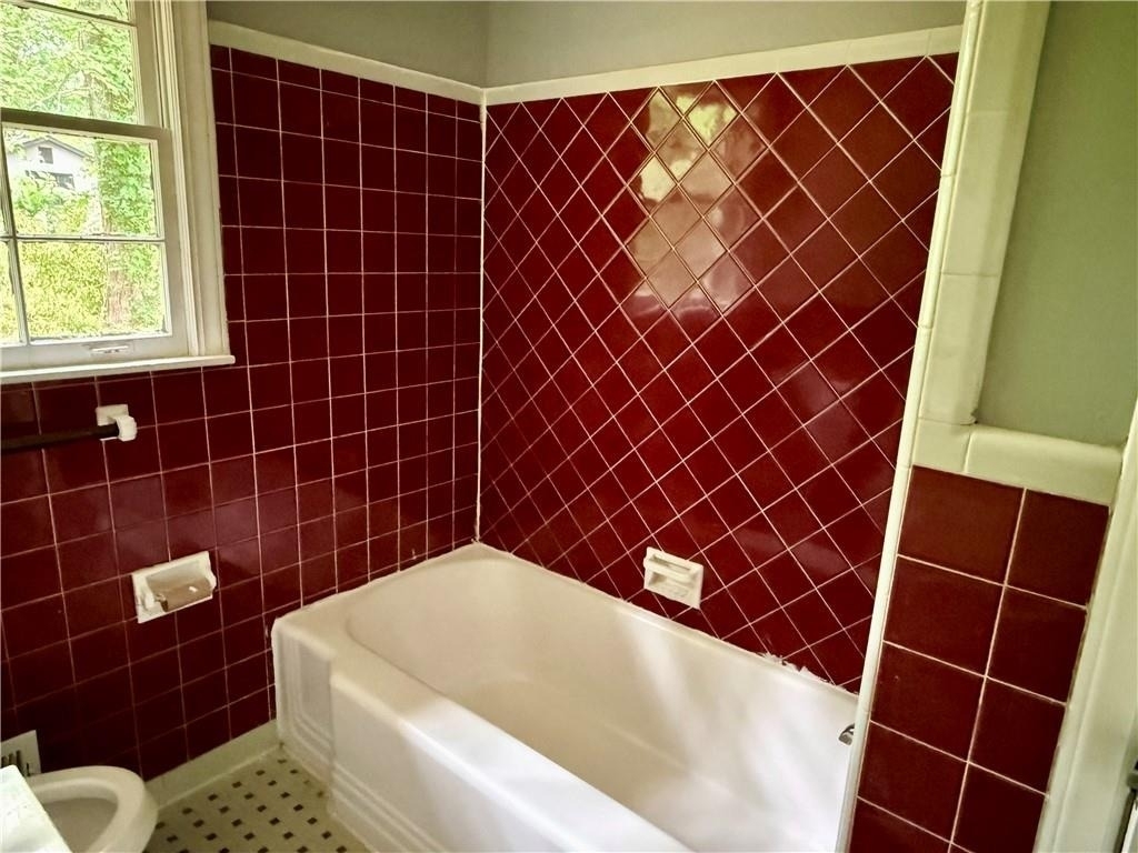 1821 Sandringham Drive Sw - Photo 11