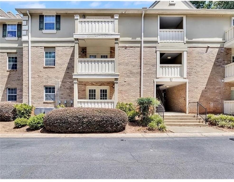 6900 Roswell Road - Photo 0