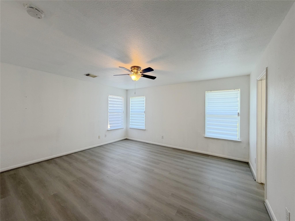 4707 Meadowthorn Court - Photo 16