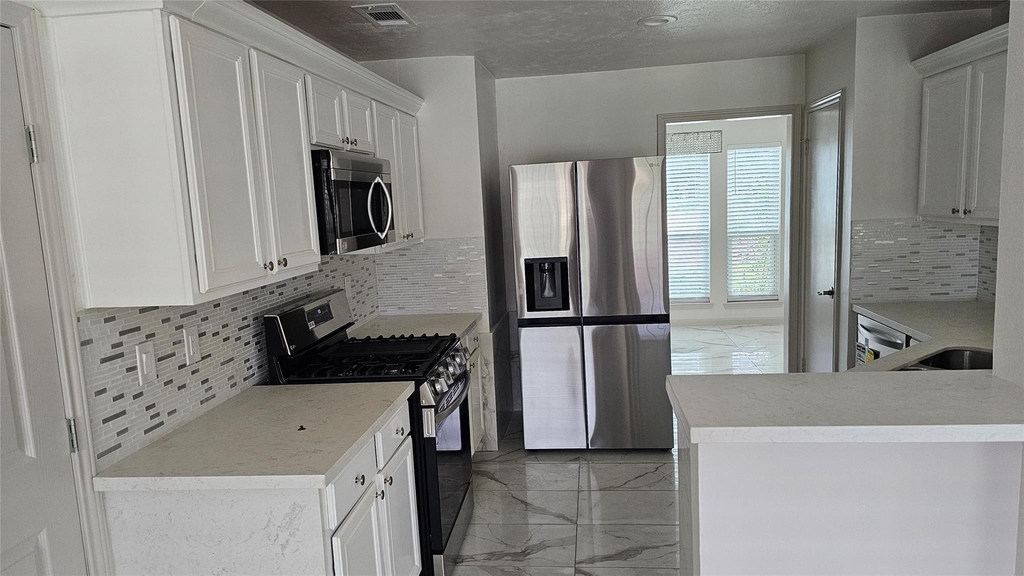 23510 Stratsborough Drive - Photo 10
