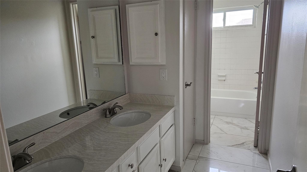 23510 Stratsborough Drive - Photo 21