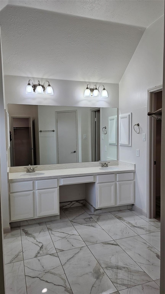 23510 Stratsborough Drive - Photo 8