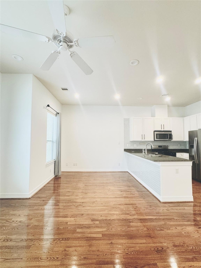 3846 Center Street - Photo 17