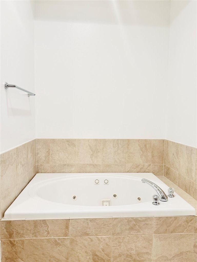 3846 Center Street - Photo 25
